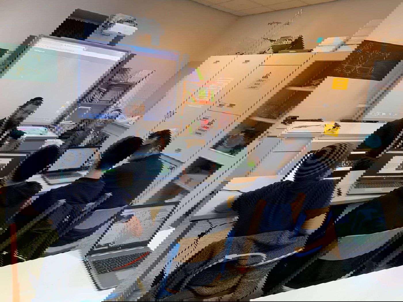 75 לשחרור אושוויץ: שגריר ארה"ב ביקר בחיידר בברלין