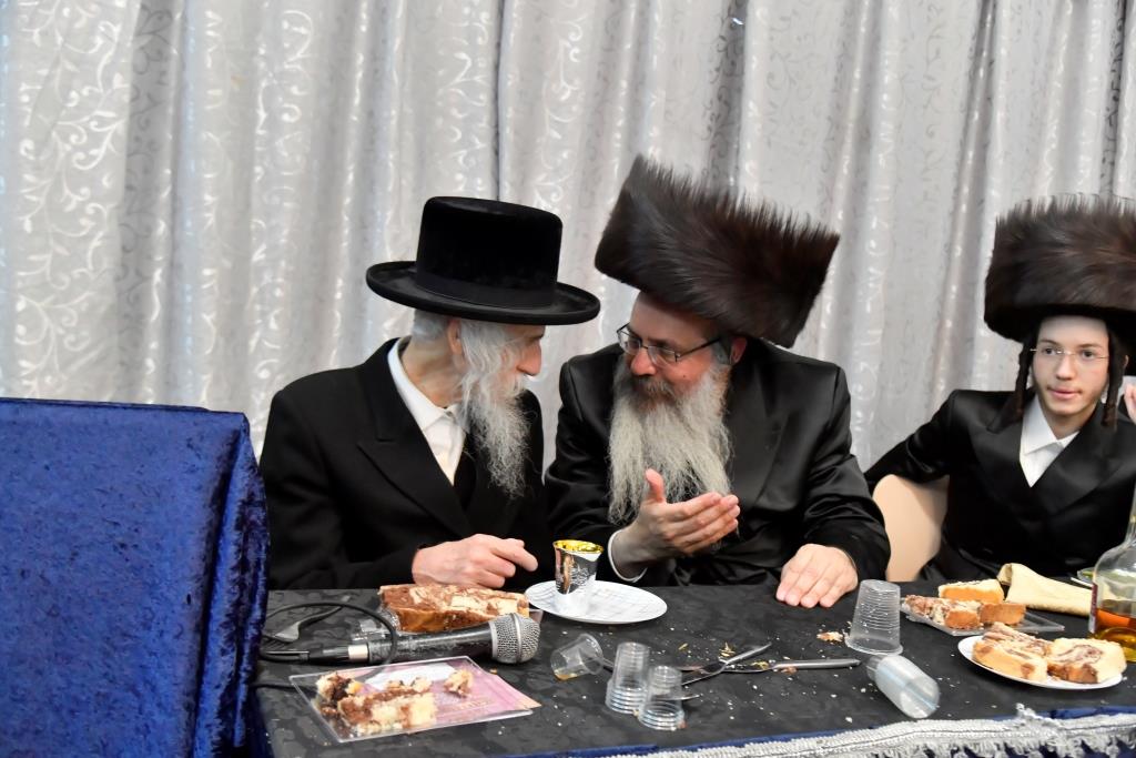 בבני ברק חגגו את חתונת בתו של רב קהילת חסידי ויז'ניץ