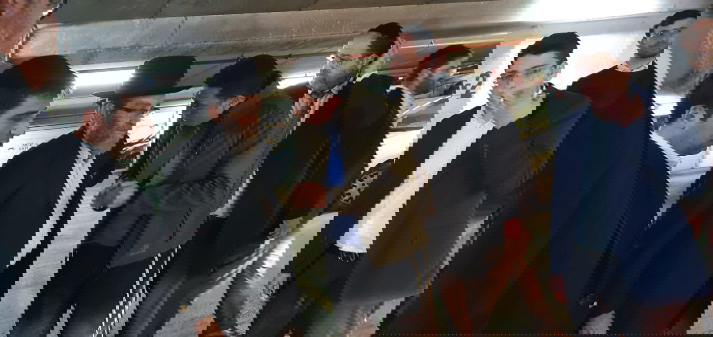 כתלמיד לפני רבו