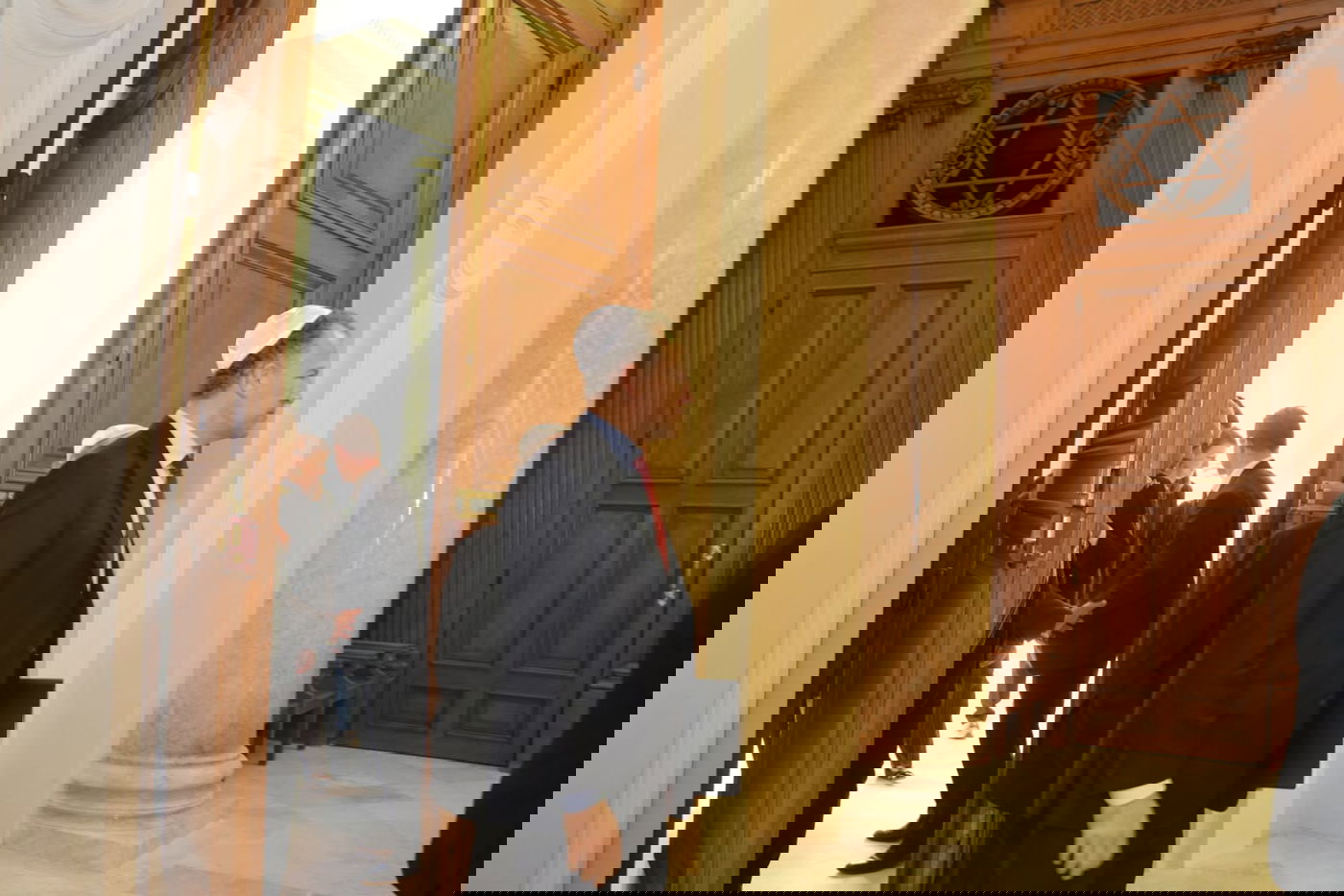 שגריר ארה"ב יונתן כהן נכנס לטקס