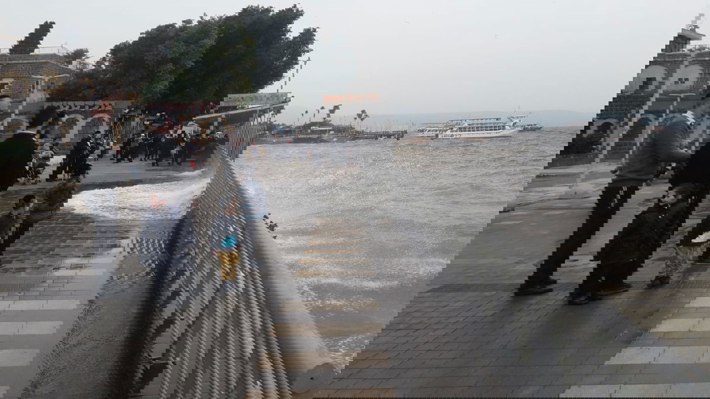 הטבריינים לחוצים: הכנרת 'עולה על גדותיה'