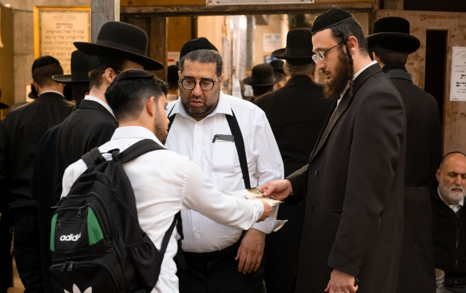 ה"מלשינון" החרדי חולק לתושבי בני ברק