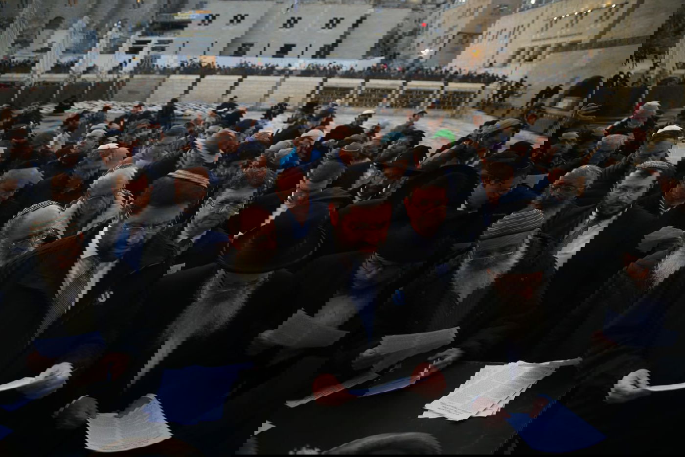 קידוש השם: בכותל התפללו לרפואת הסינים מהקורונה