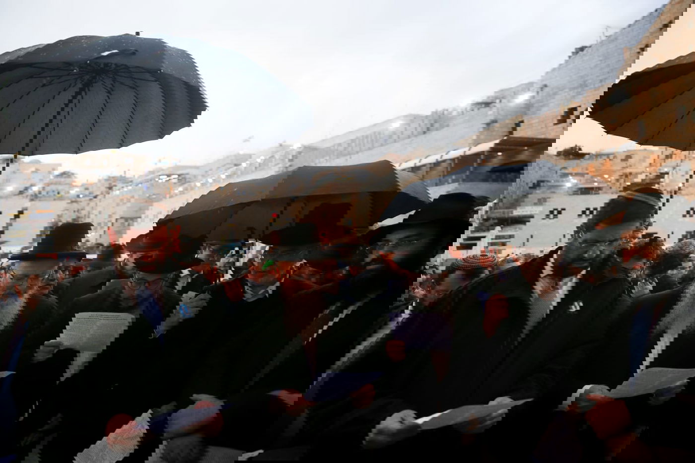 קידוש השם: בכותל התפללו לרפואת הסינים מהקורונה