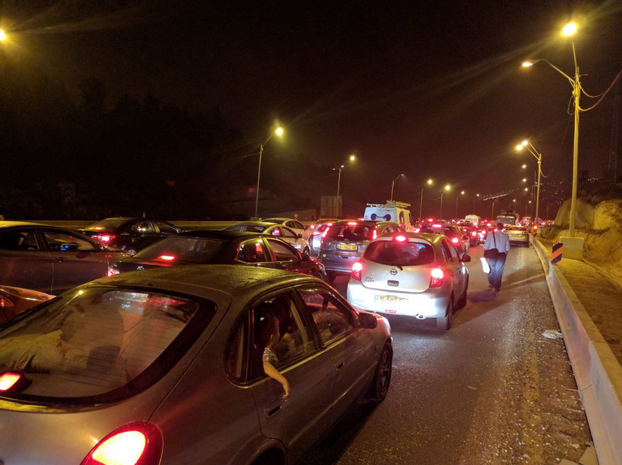 פקקים בכביש 38, אילוסטרציה