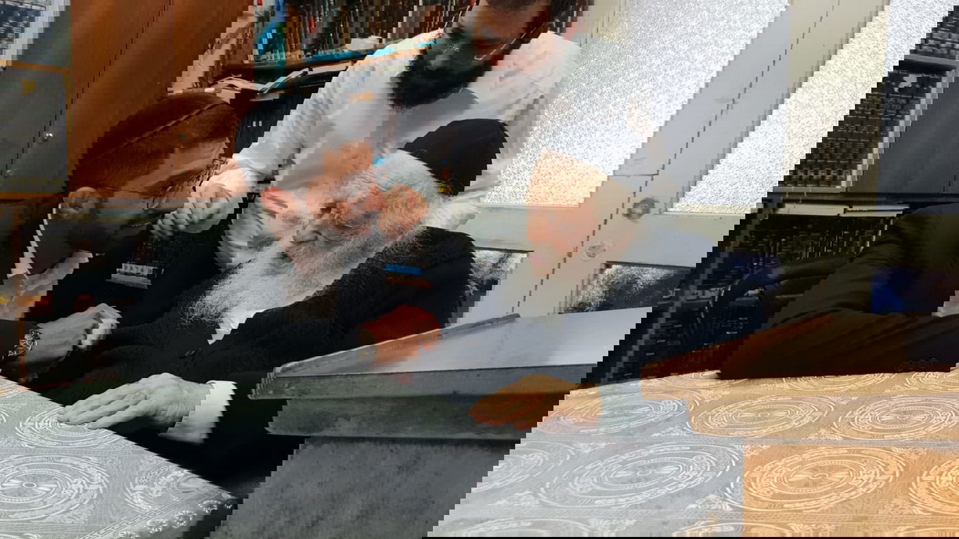 הוריה של נעמה יששכר התברכו ממרן הגר"ח ובתו