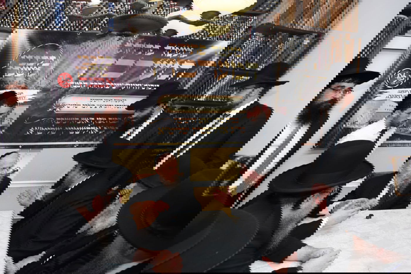 בוגרי 'דרך חכמה' נרתמים למען השלמת רכישת מבנה הישיבה