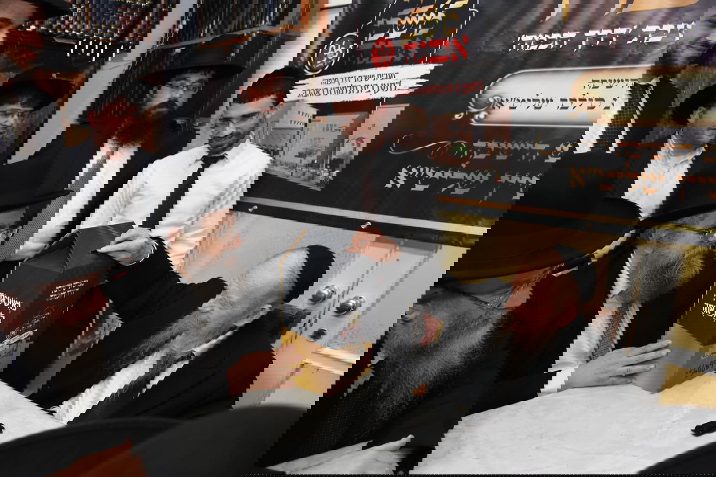 בוגרי 'דרך חכמה' נרתמים למען השלמת רכישת מבנה הישיבה