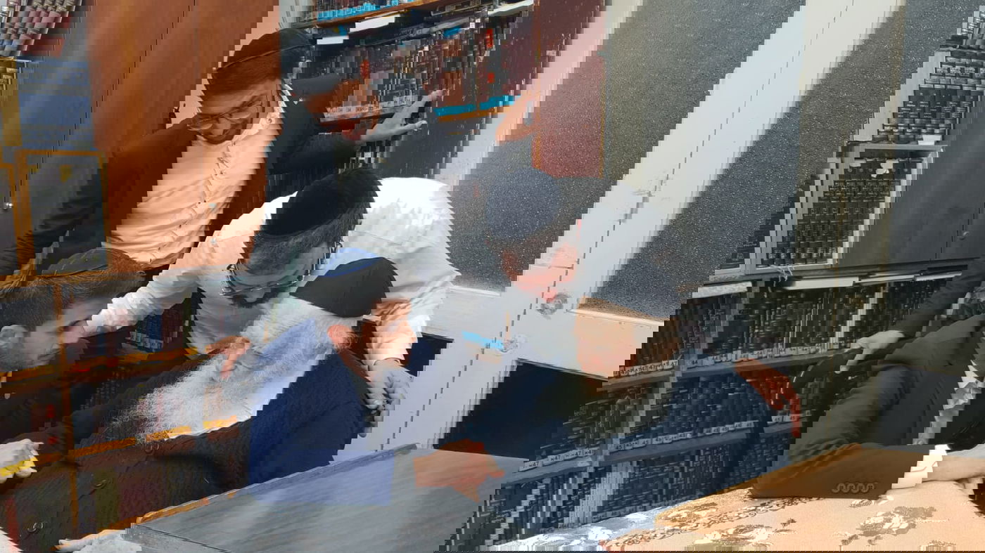 ראש עיריית קריית שמונה יזם "יום הנחת תפילין" והתברך אצל הגר"ח