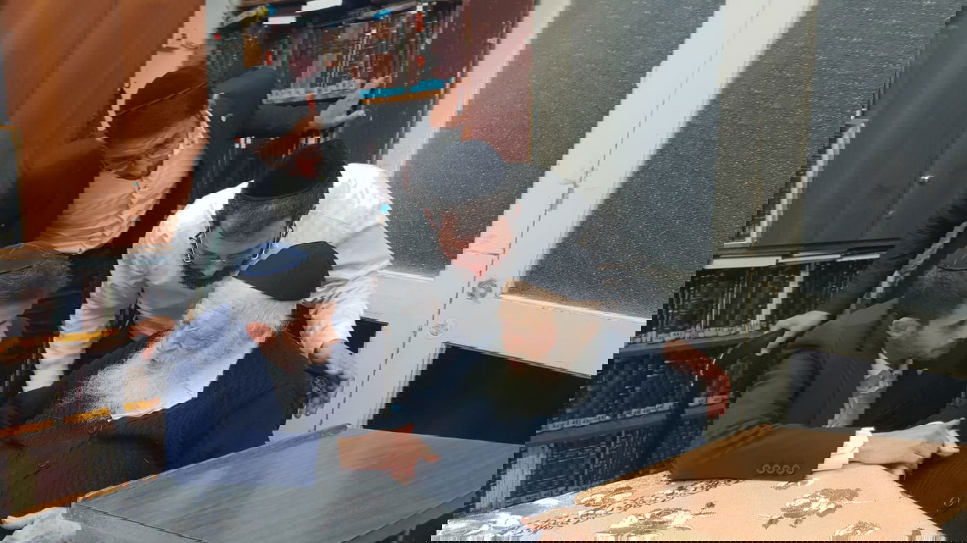 ראש עיריית קריית שמונה יזם "יום הנחת תפילין" והתברך אצל הגר"ח