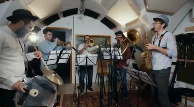 "נשפני השמחה" במחרוזת שמחה ייחודית