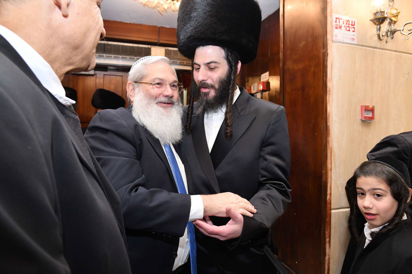 מוטי בבצ'יק ברמץ את בנו, כולם התייצבו • צפו