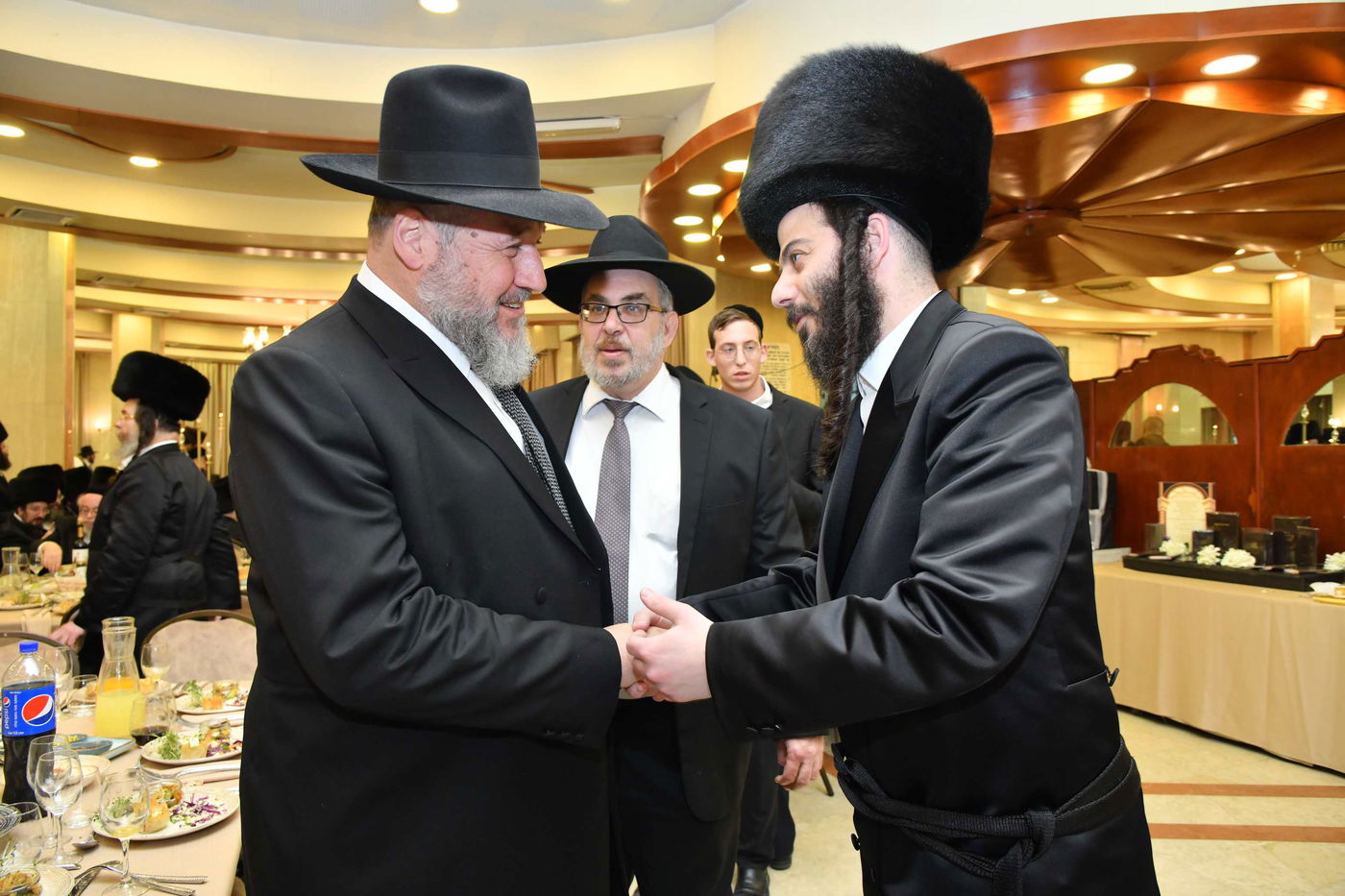 מוטי בבצ'יק ברמץ את בנו, כולם התייצבו • צפו