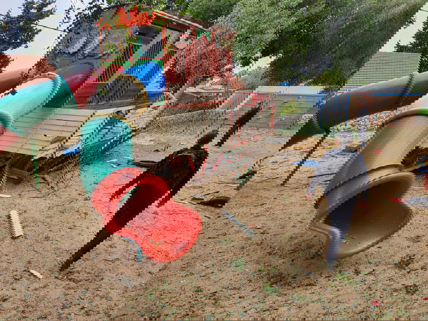 מטחי רקטות לשדרות ו'עוטף עזה'; אחת נפלה ליד ישיבה