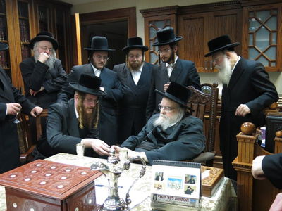 קופסת הטבק העתיקה הועברה - מקאליב לבעלזא