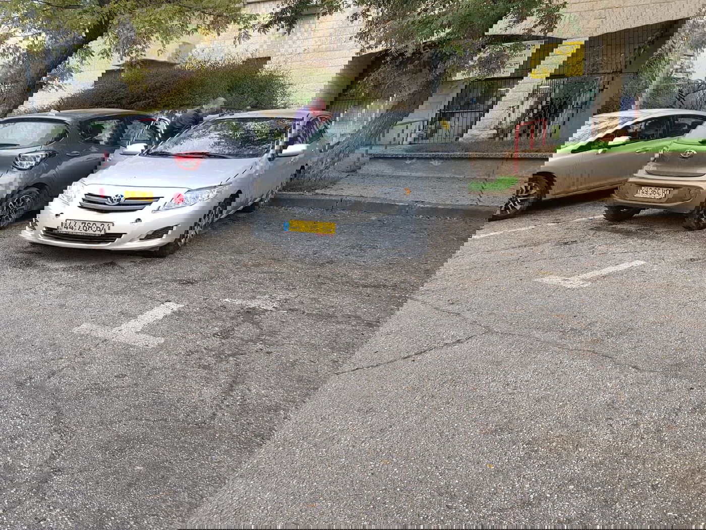 וונדליזם בגבעה הצרפתית: עשרות שמשות נופצו הלילה