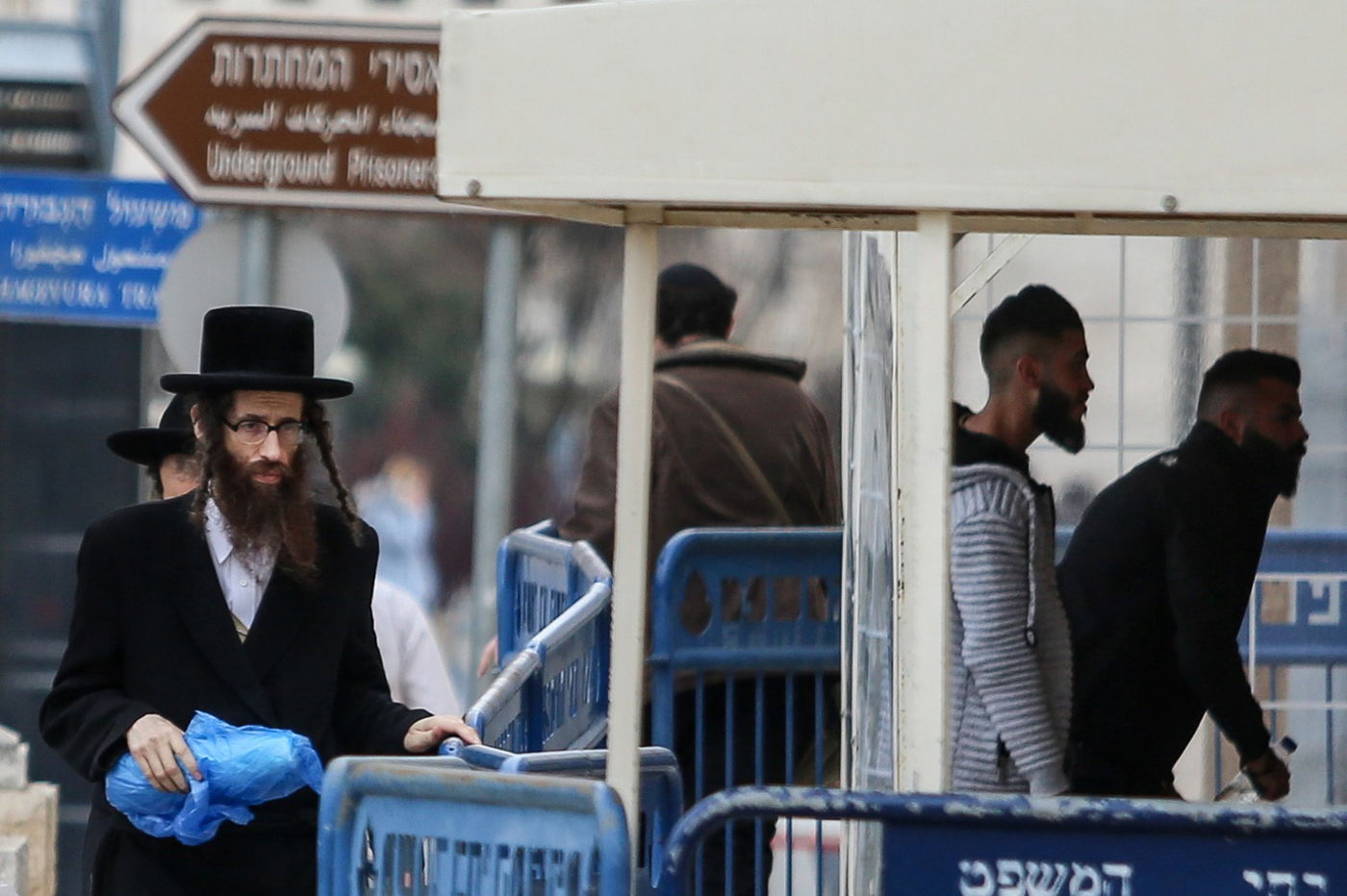 שוהה בכת לב טהור הגיש תלונה נגד הרב רומפלר