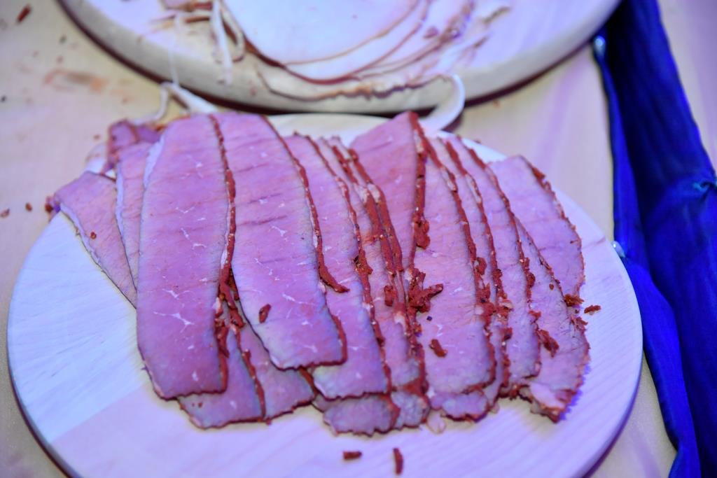 תולדות אברהם יצחק ערכו 'דינר' ב'קרעסטיר'