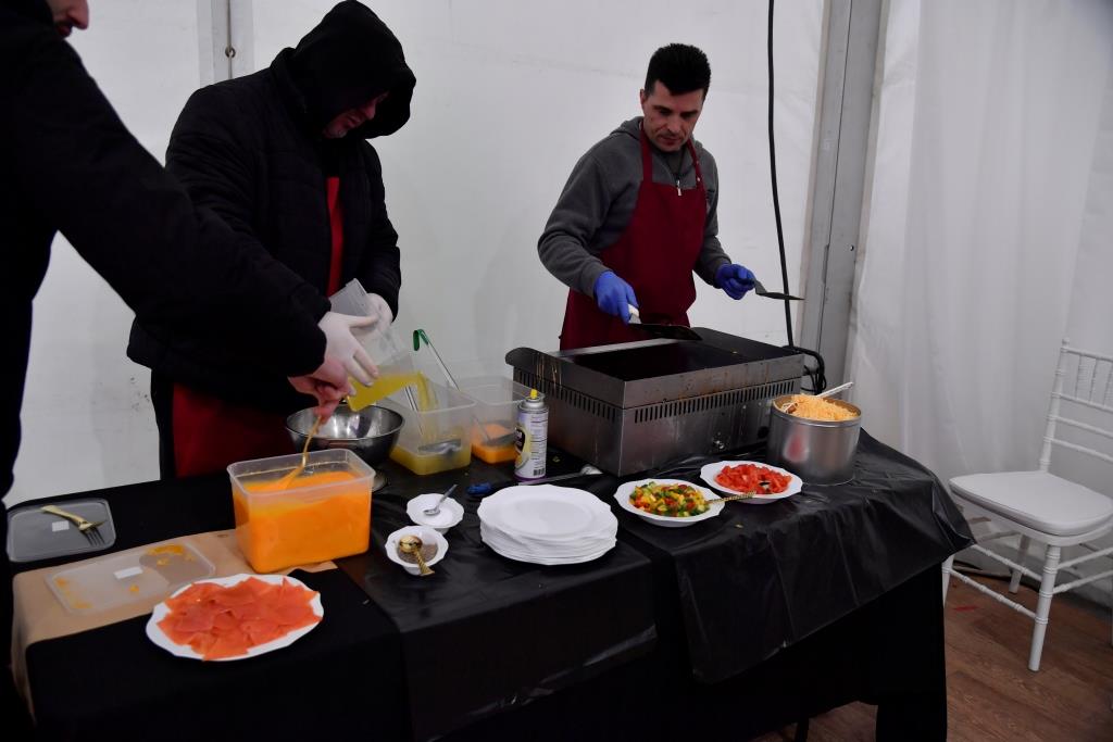 תולדות אברהם יצחק ערכו 'דינר' ב'קרעסטיר'