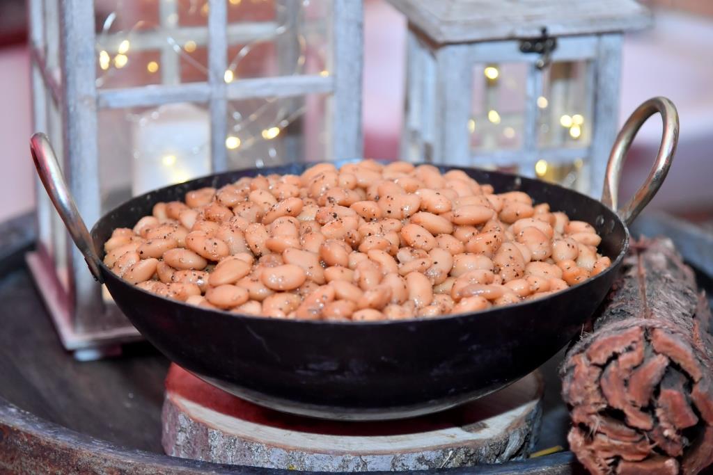 תולדות אברהם יצחק ערכו 'דינר' ב'קרעסטיר'