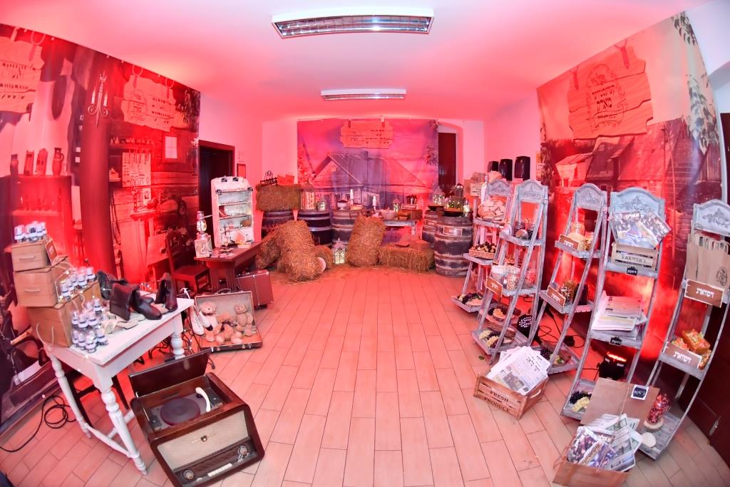 תולדות אברהם יצחק ערכו 'דינר' ב'קרעסטיר'