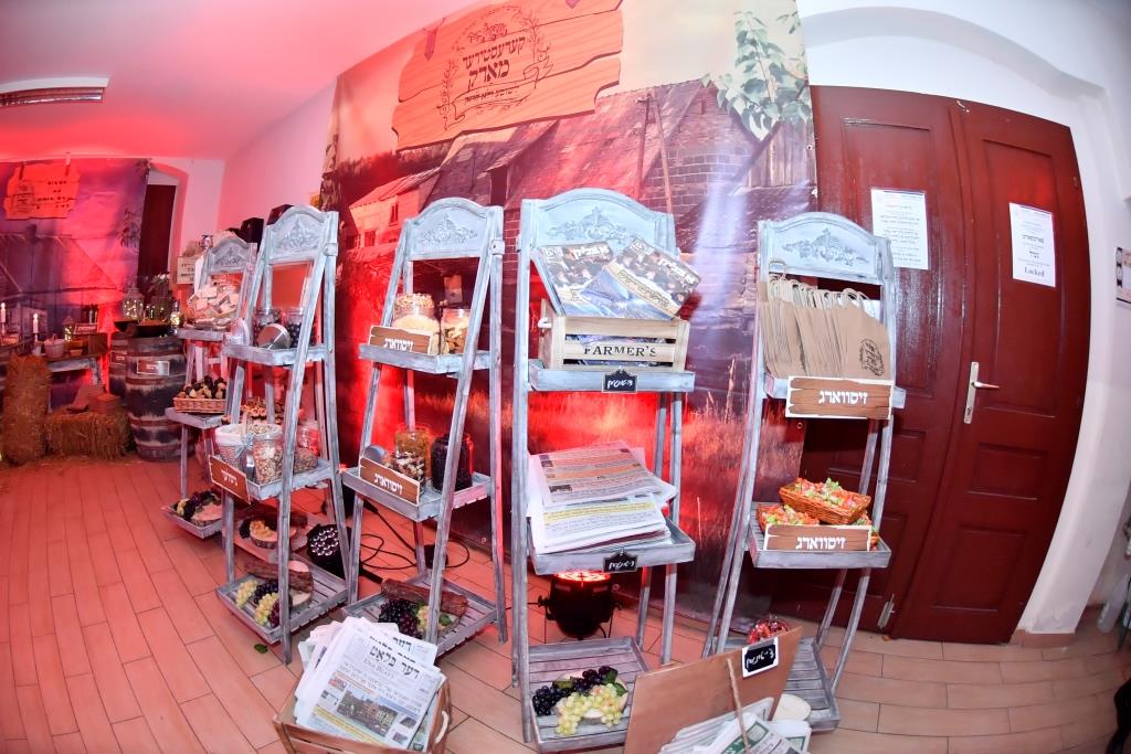 תולדות אברהם יצחק ערכו 'דינר' ב'קרעסטיר'