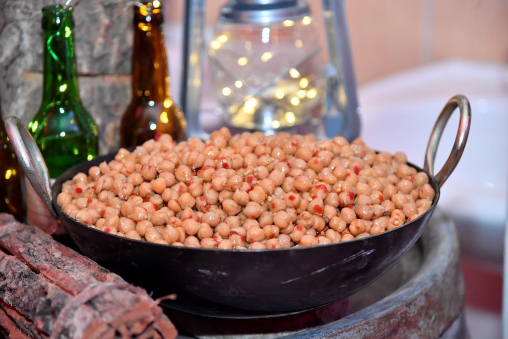 תולדות אברהם יצחק ערכו 'דינר' ב'קרעסטיר'