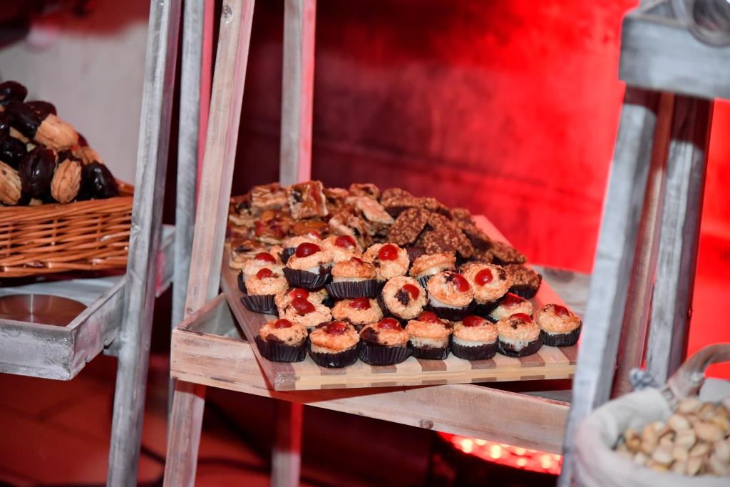 תולדות אברהם יצחק ערכו 'דינר' ב'קרעסטיר'