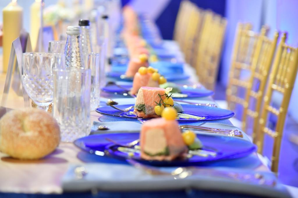 תולדות אברהם יצחק ערכו 'דינר' ב'קרעסטיר'