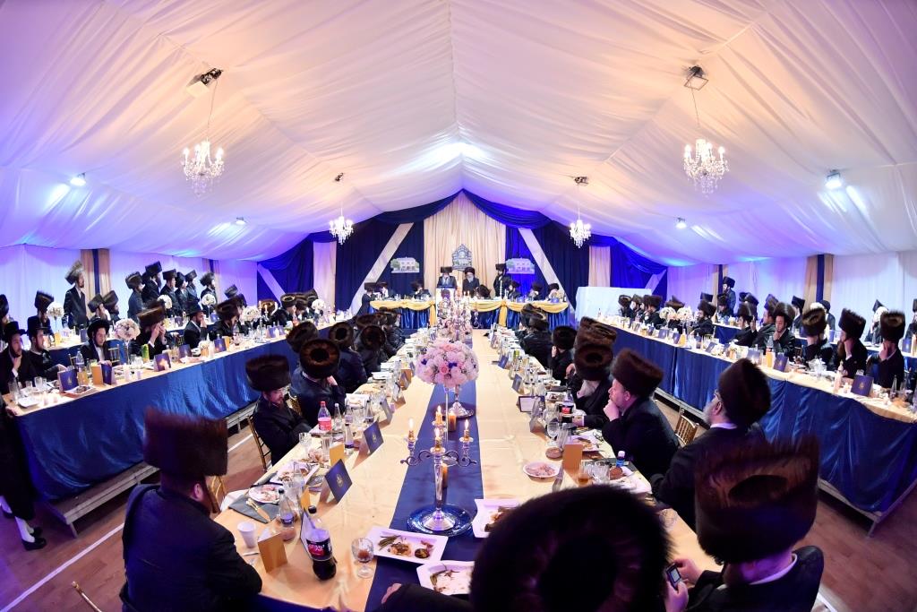 תולדות אברהם יצחק ערכו 'דינר' ב'קרעסטיר'