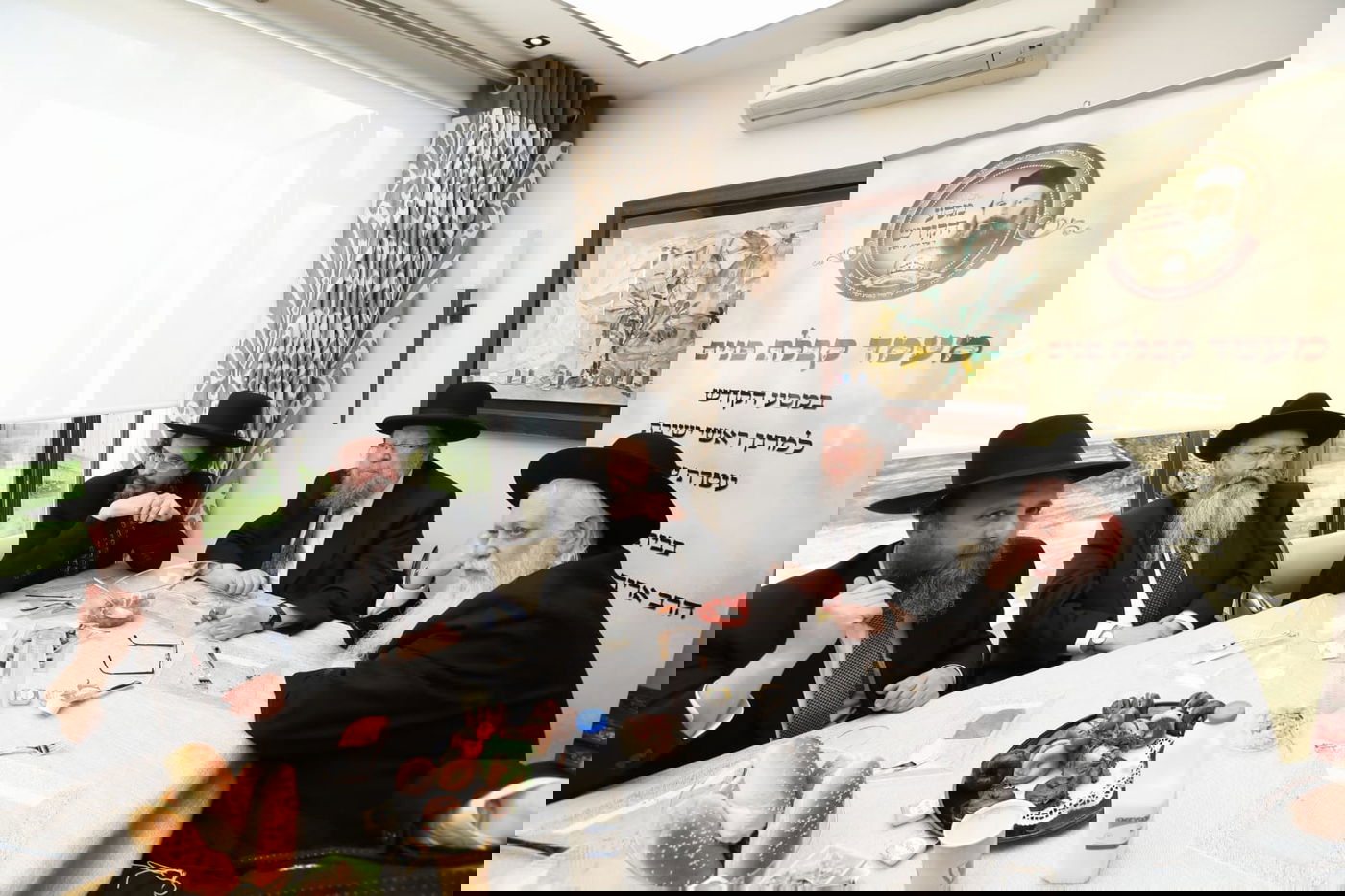 המסע ההיסטורי של הליטאים לקבר המייסד • תיעוד