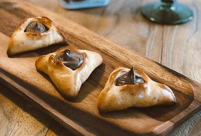 אוזני המן מבצק שמרים במילוי ממרח אגוזי לוז - של אושרית אברג'יל