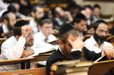 ההוראה לאברכים: ללמוד בעת המדגמים - בתענית דיבור 