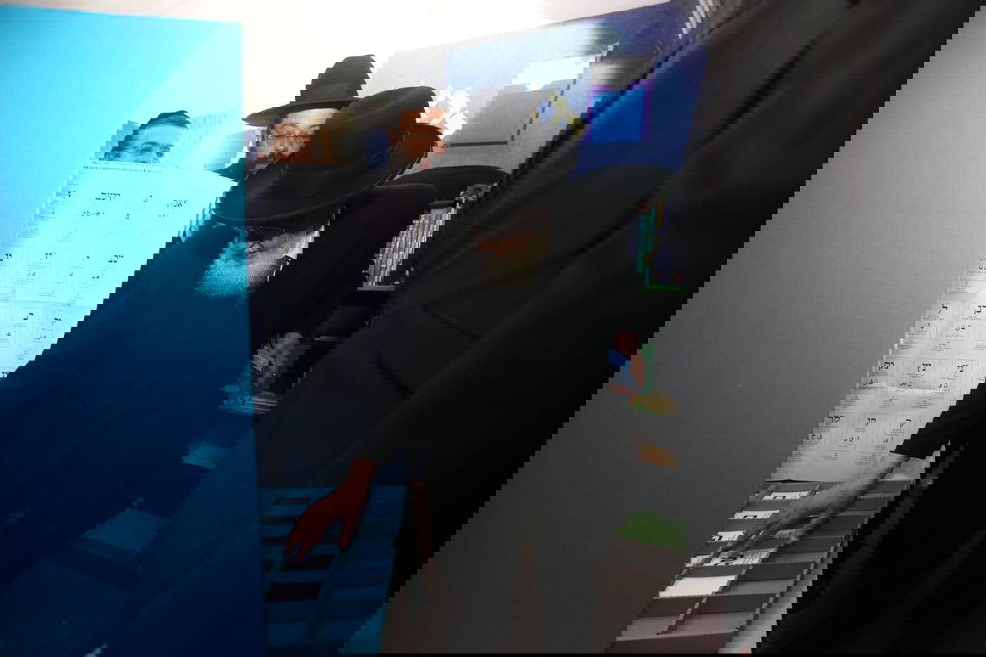 נשיא המועצת הצביע בקלפי ברובע היהודי