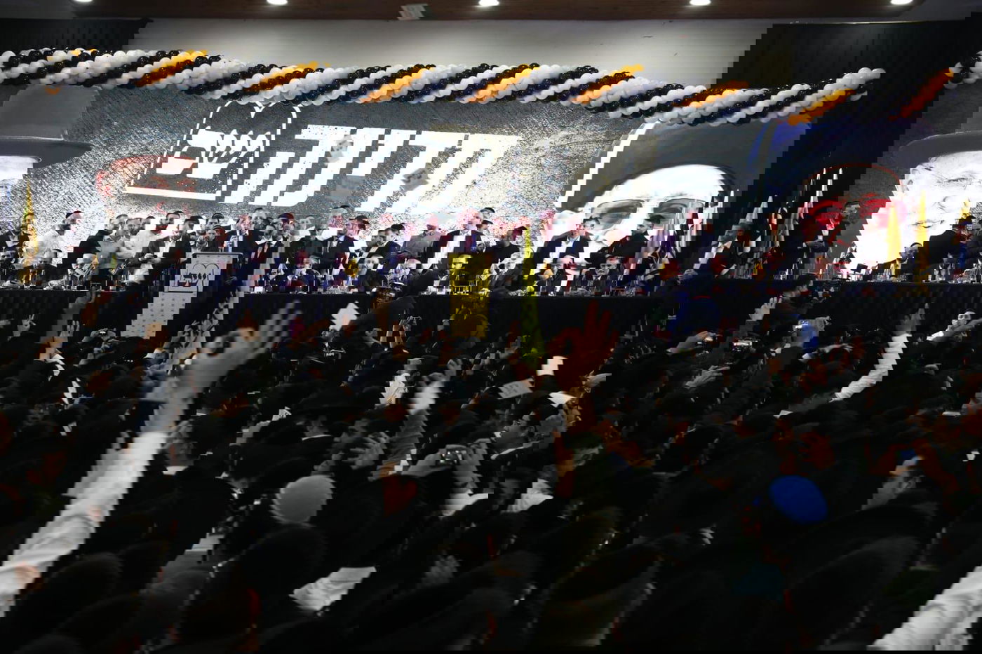 "מזל טוב ש"ס!" • החגיגות במטה ונאום היו"ר דרעי