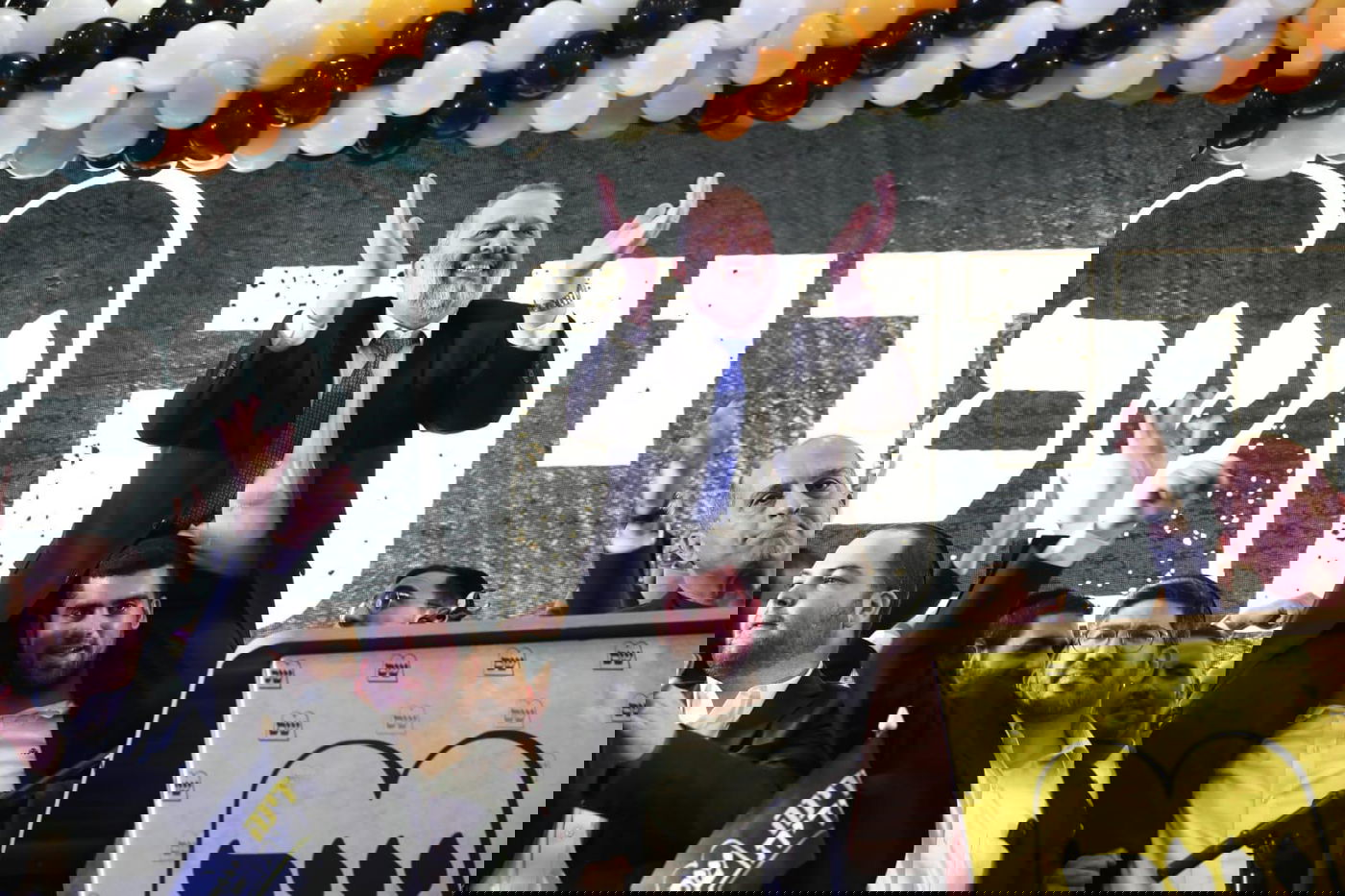 "מזל טוב ש"ס!" • החגיגות במטה ונאום היו"ר דרעי