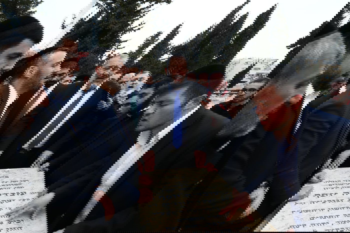 דרעי בקברו של מרן זצ"ל