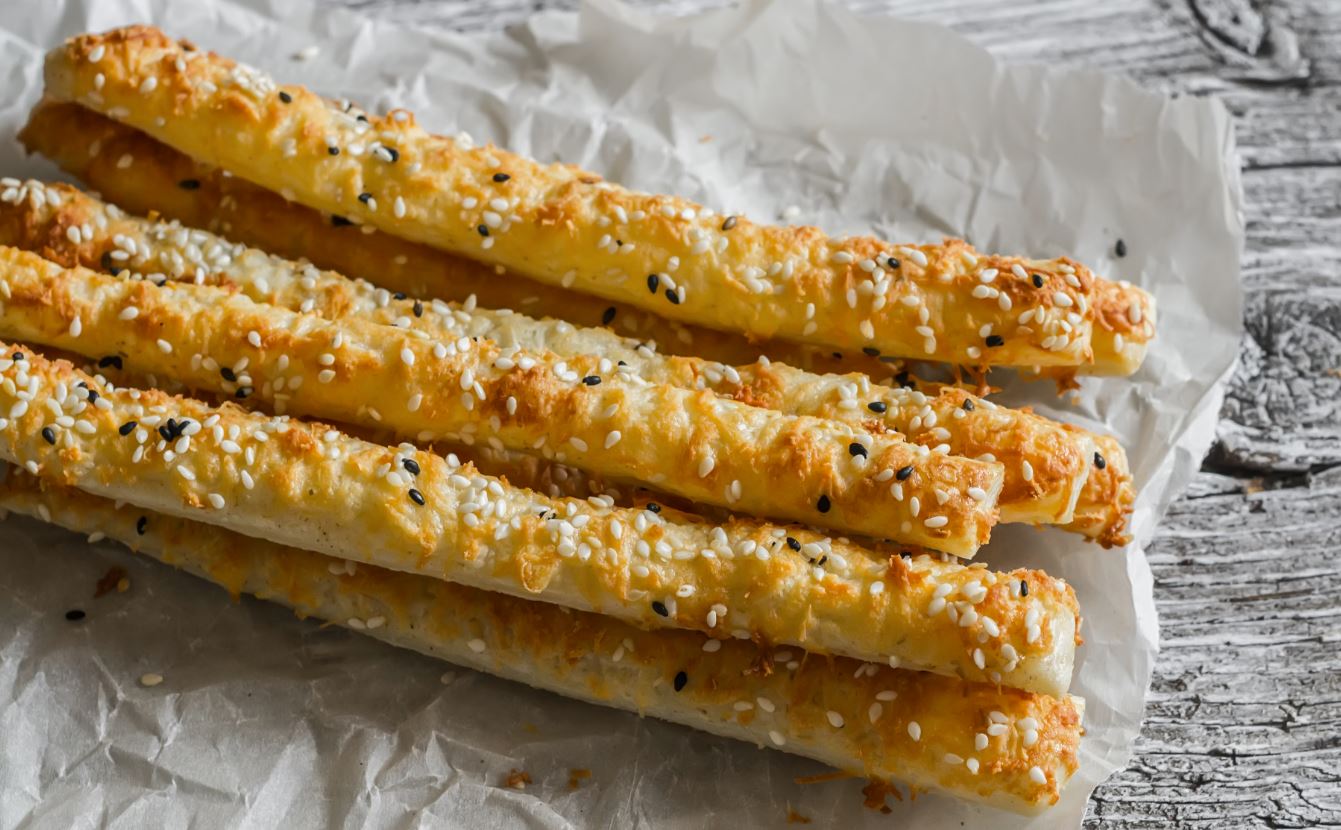 מקלות גבינה פריכים של אושרית אברג'יל