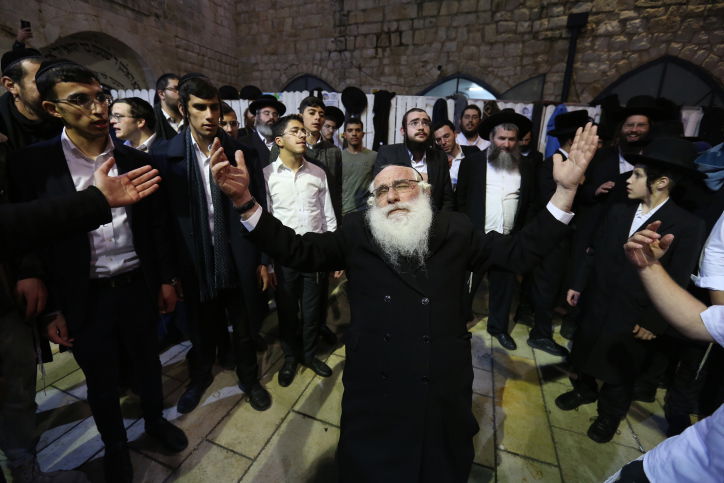 מאות השתתפו בהילולת משה רבינו במירון