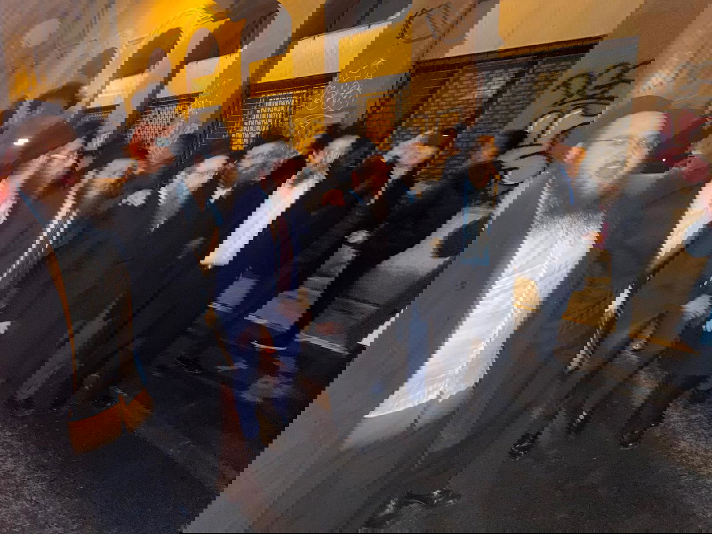 בבודפשט הכניסו ספר תורה • צפו בחגיגות