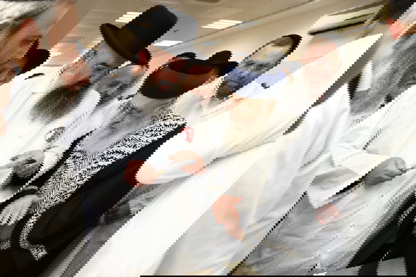 תיעוד: הביקור של הראשון לציון במשחטות