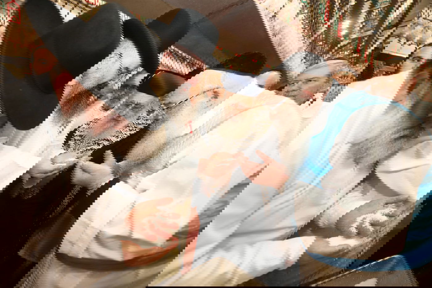 תיעוד: הביקור של הראשון לציון במשחטות