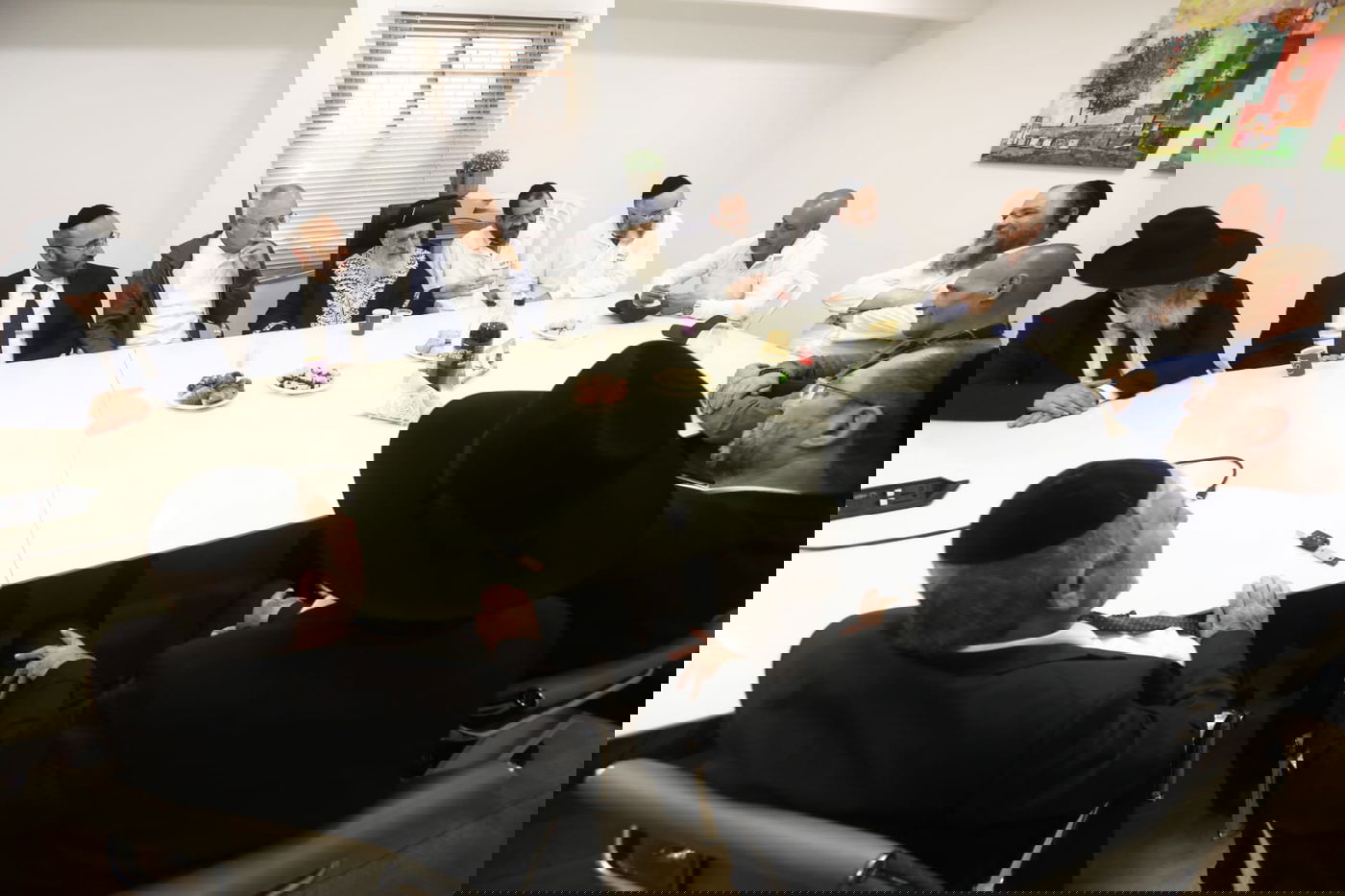 תיעוד: הביקור של הראשון לציון במשחטות