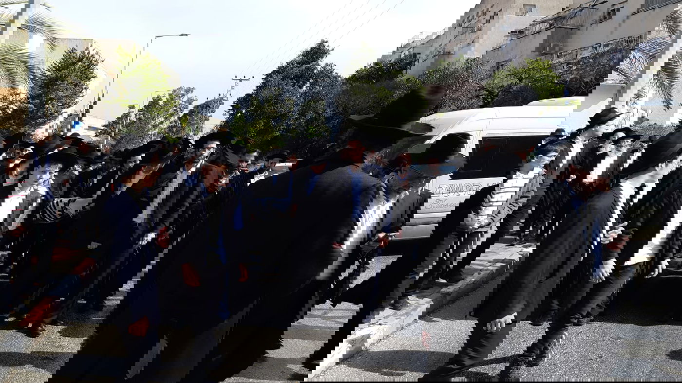 אלפים בהלווית ראש ישיבת מיר ברכפלד הגרא"י ברזל זצ"ל