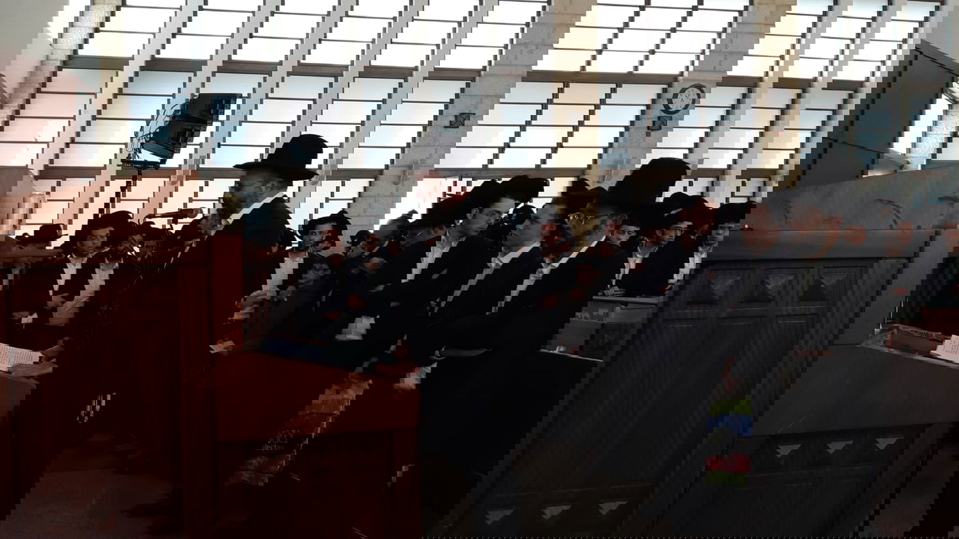 אלפים בהלווית ראש ישיבת מיר ברכפלד הגרא"י ברזל זצ"ל