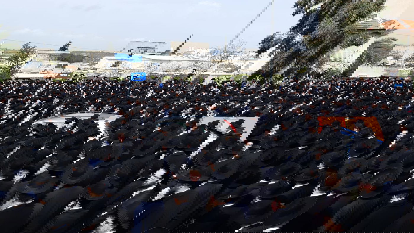 אלפים בהלווית ראש ישיבת מיר ברכפלד הגרא"י ברזל זצ"ל