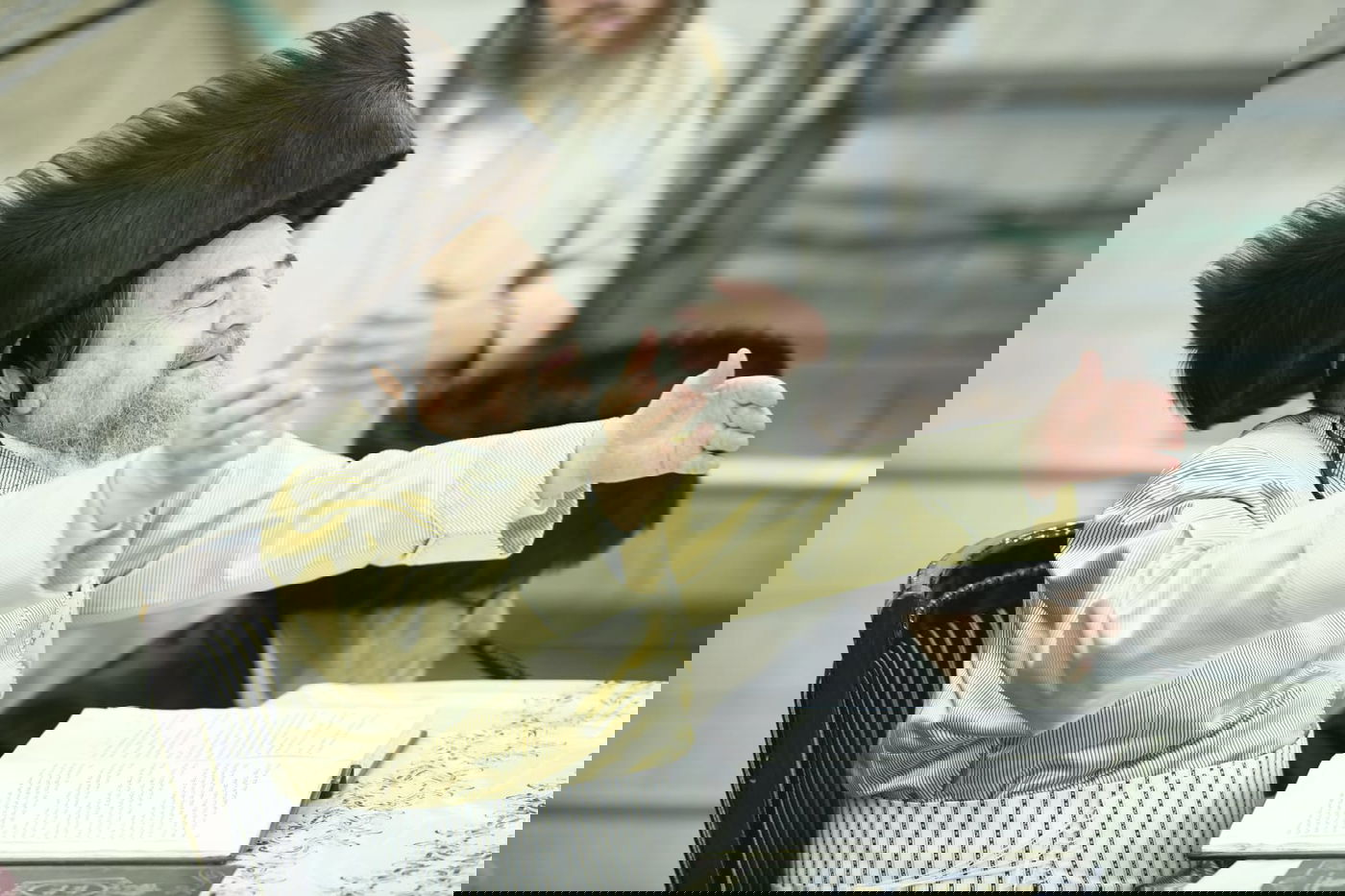 הגרי"מ שכטר הורה לאברכים: לא לטוס לאומן