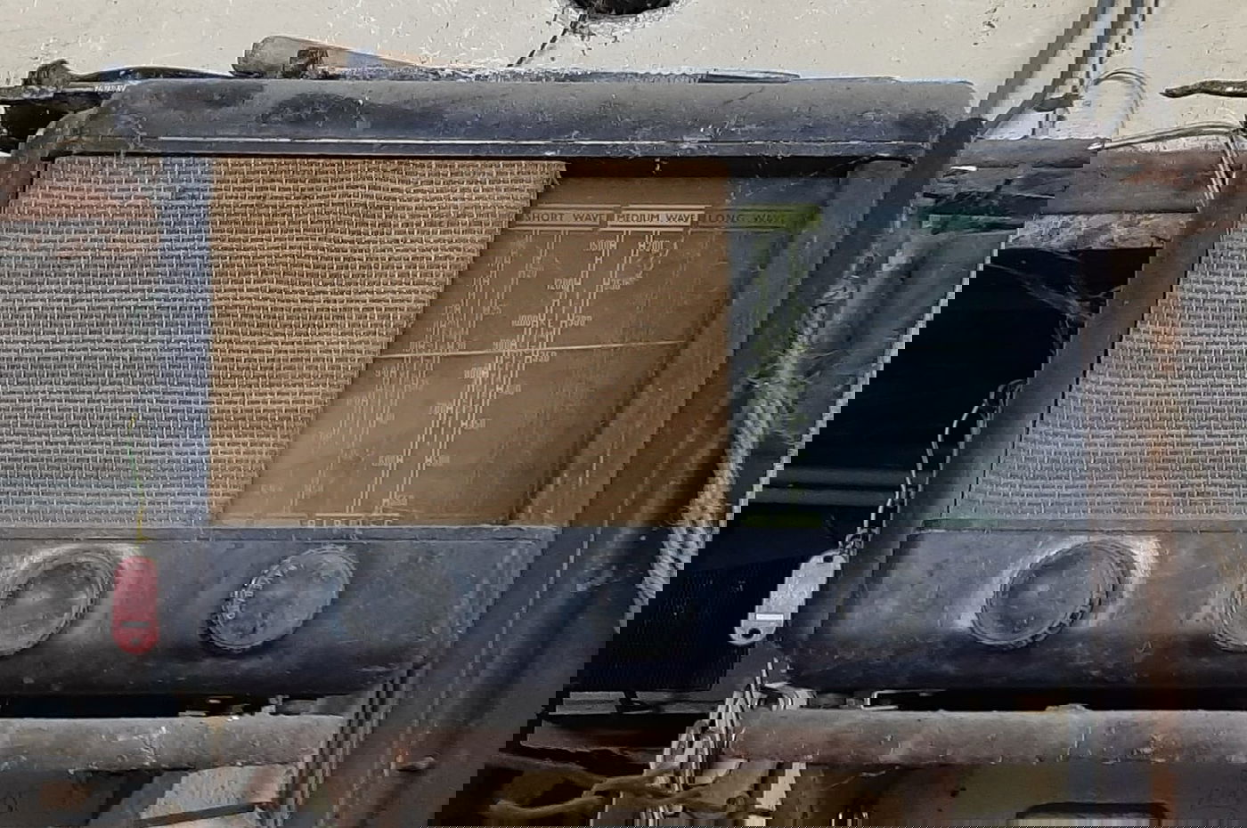 המשרד של הרב בורר, ואפיית מצות עם הגר"ח קנייבסקי