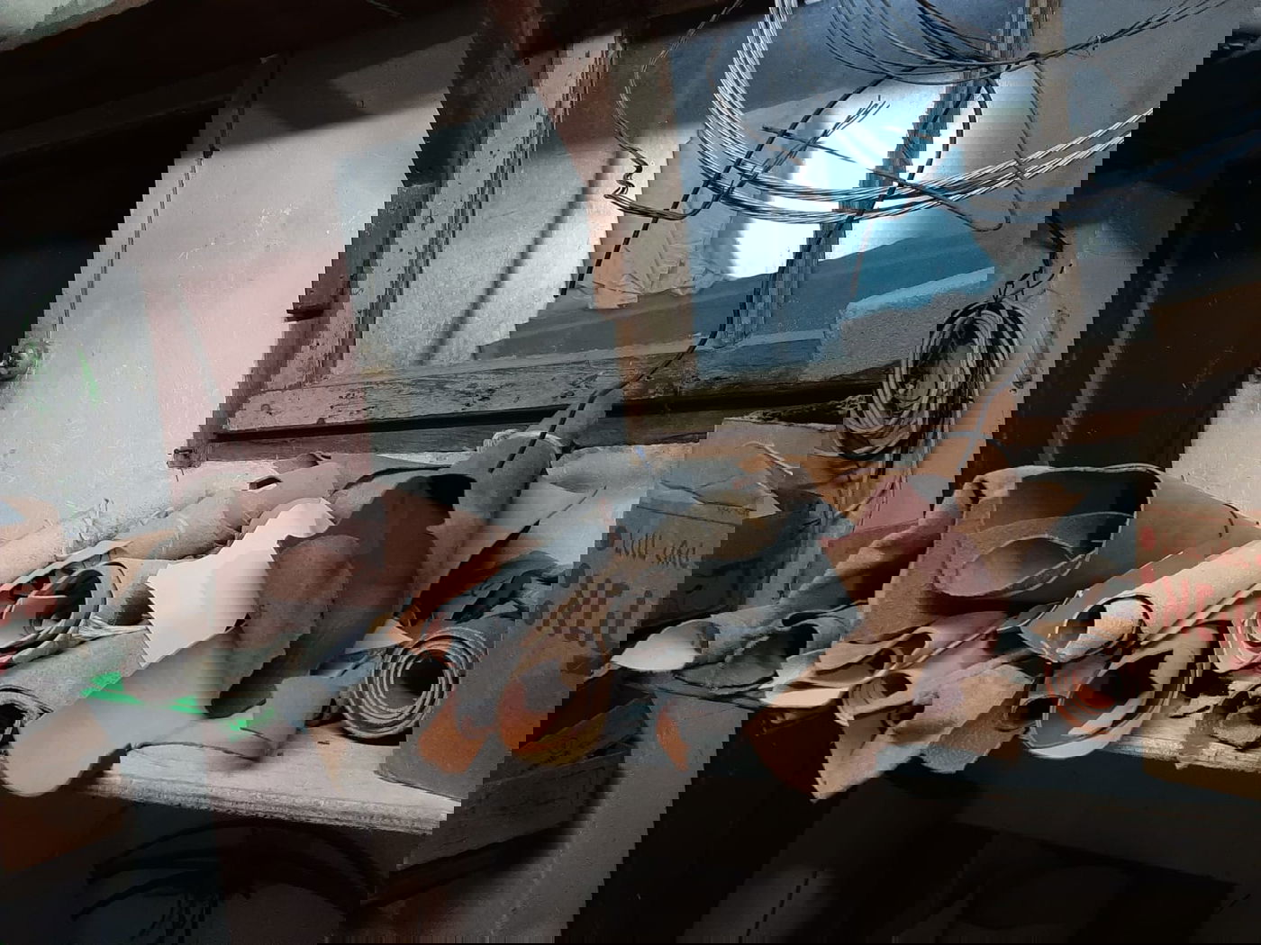 המשרד של הרב בורר, ואפיית מצות עם הגר"ח קנייבסקי