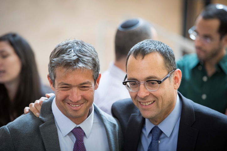 הנדל והאוזר